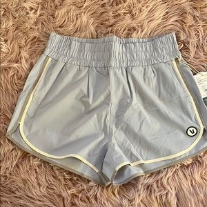 Vuori Cardiff Shorts - Light Gray / Blue Athletic Shorts